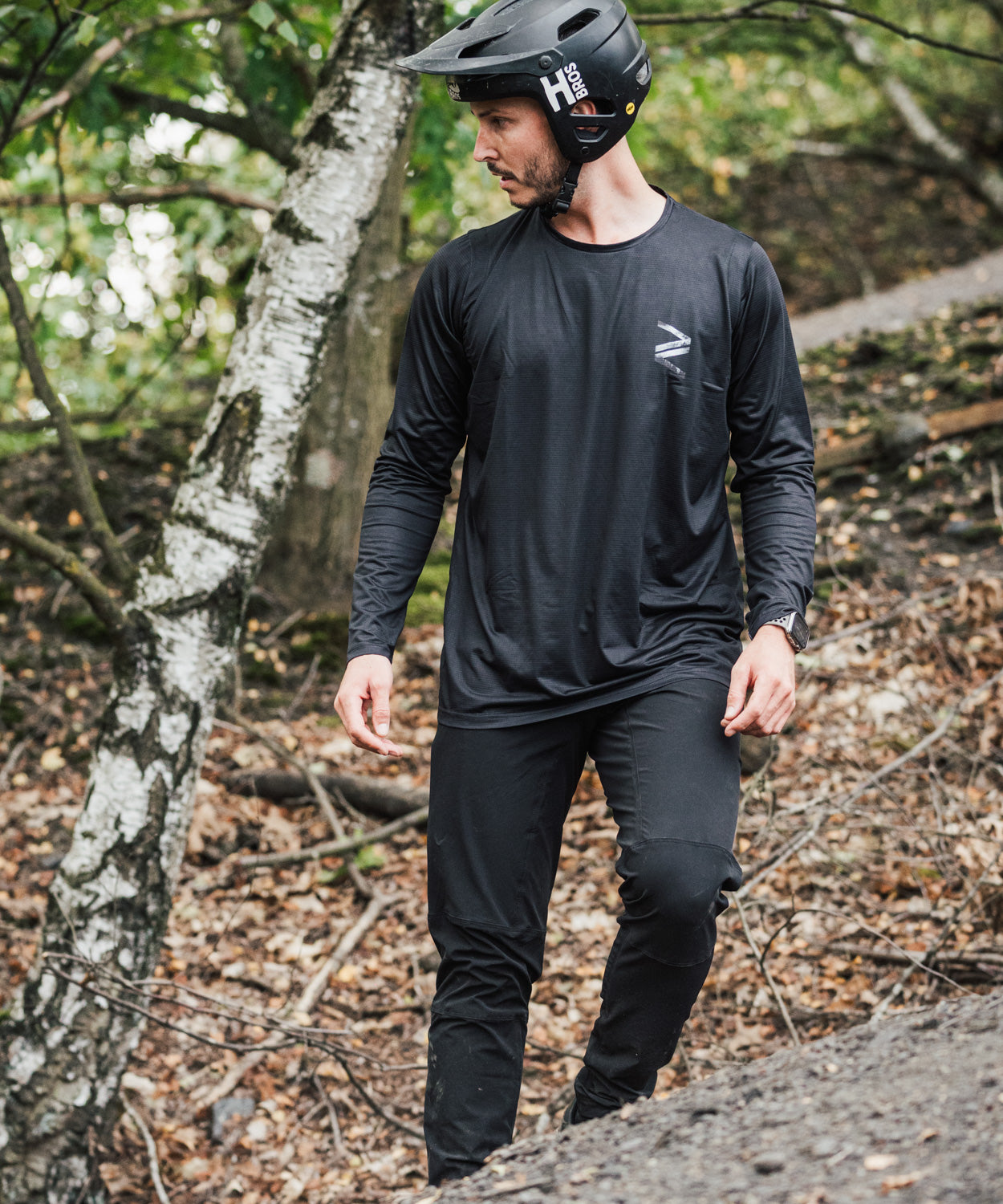 Gravity 1.02 all-weather black MTB pants, combining rugged durability with comfort for adventurous off-road cycling