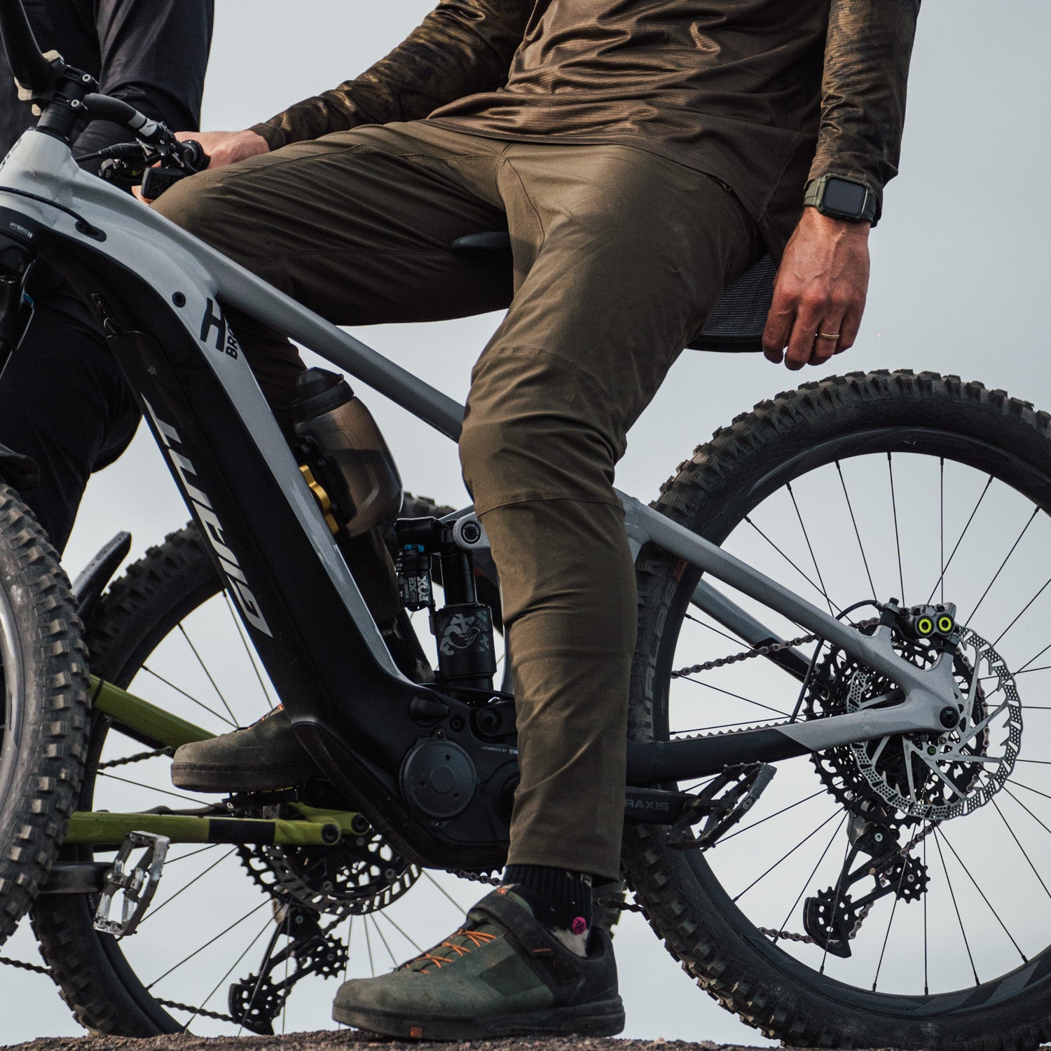 High-performance khaki MTB pants, Gravity 1.02, offering unparalleled comfort and endurance for avid mountain bikers.